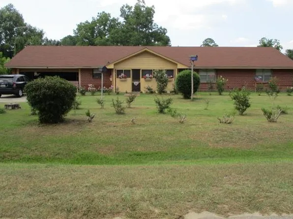 1215 Holmes Dr, Moultrie, GA 31768