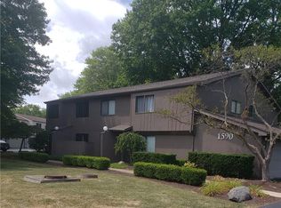 1590 Cedarwood Dr #2-C, Westlake, OH 44145