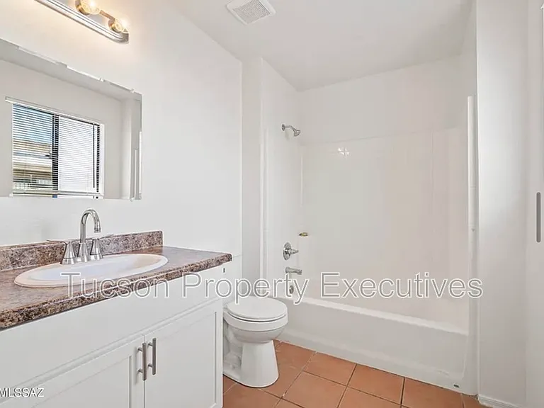 1107 W Sonora St #1 — Photo 14