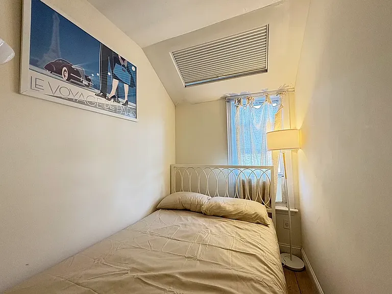 239 W 12th St #4B — Photo 6