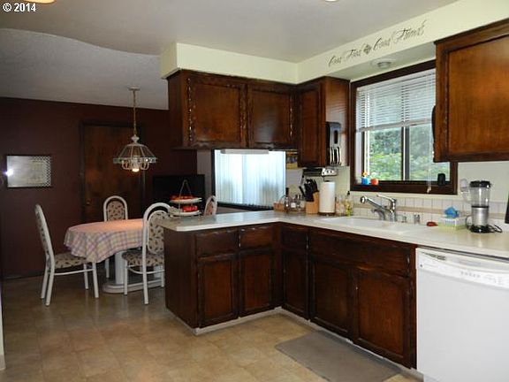3rd image of 7100 NE 73rd St