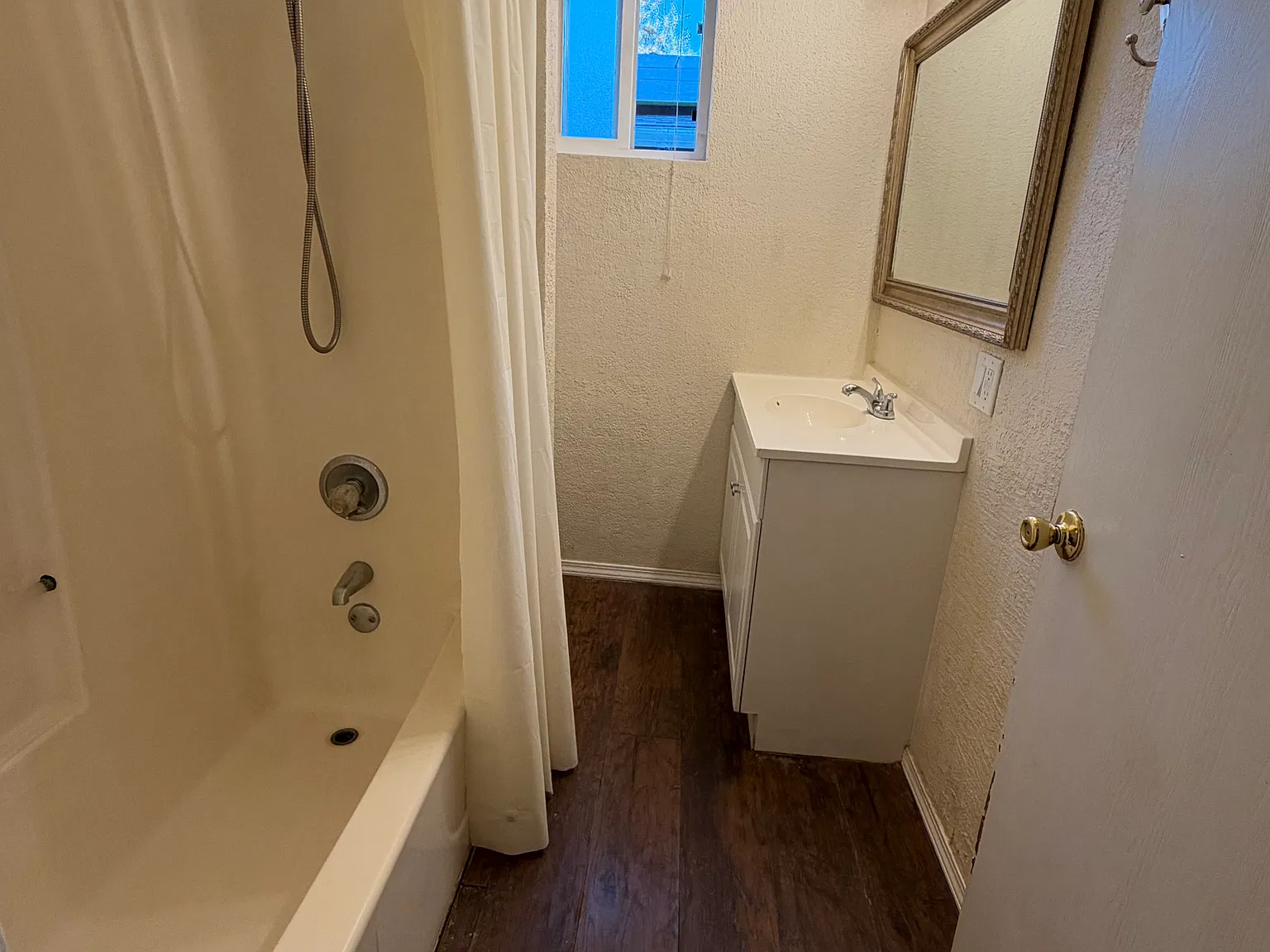 4 bed, 1276 sqft, $1,000 — Photo 3