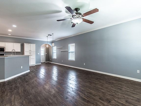 3rd image of 3006 Las Brisas St