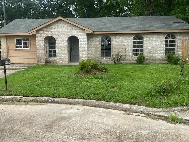 9846 Gillman St — Photo 14