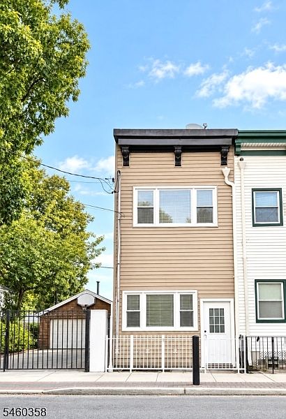 1st image of 90 A Hackensack Plk R
