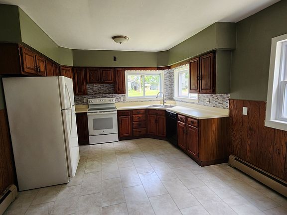 4th image of 4565 Berry Rd