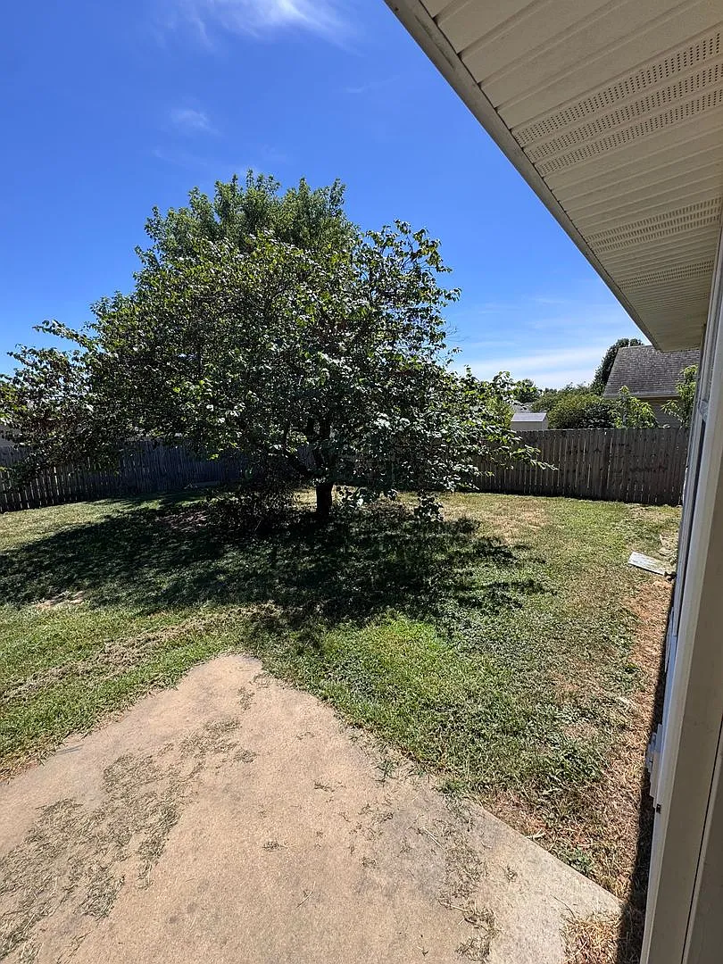 3 Bed 2 Bath 2 car Home for rent in Republic MO! — Photo 2