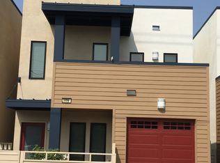 2609 R St, Sacramento, CA 95816