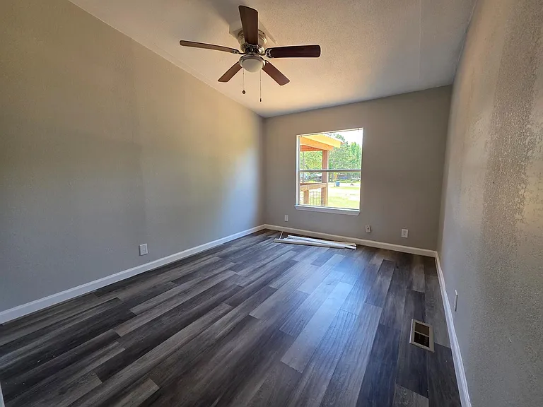 12121 Old County Rd — Photo 14