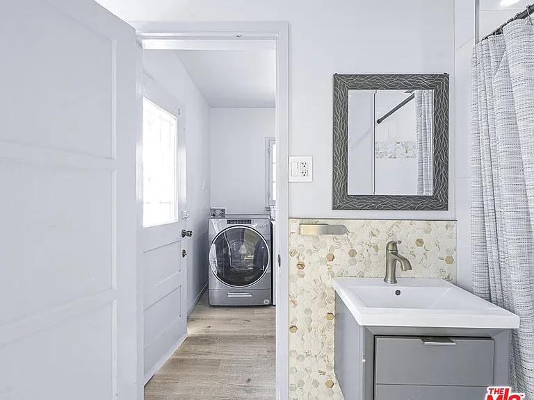 1119 S Crescent Heights Blvd — Photo 13