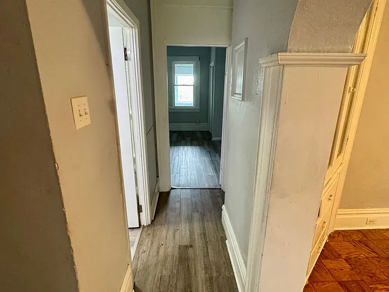 1810 Brownsville Rd — Photo 9
