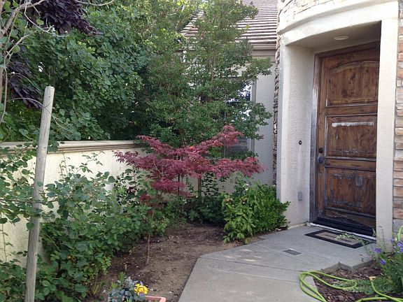 4th image of 301 Hebron Cir