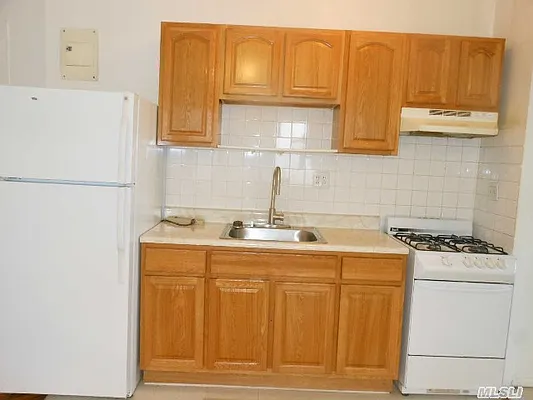 Rented by Prime Realty | media 15