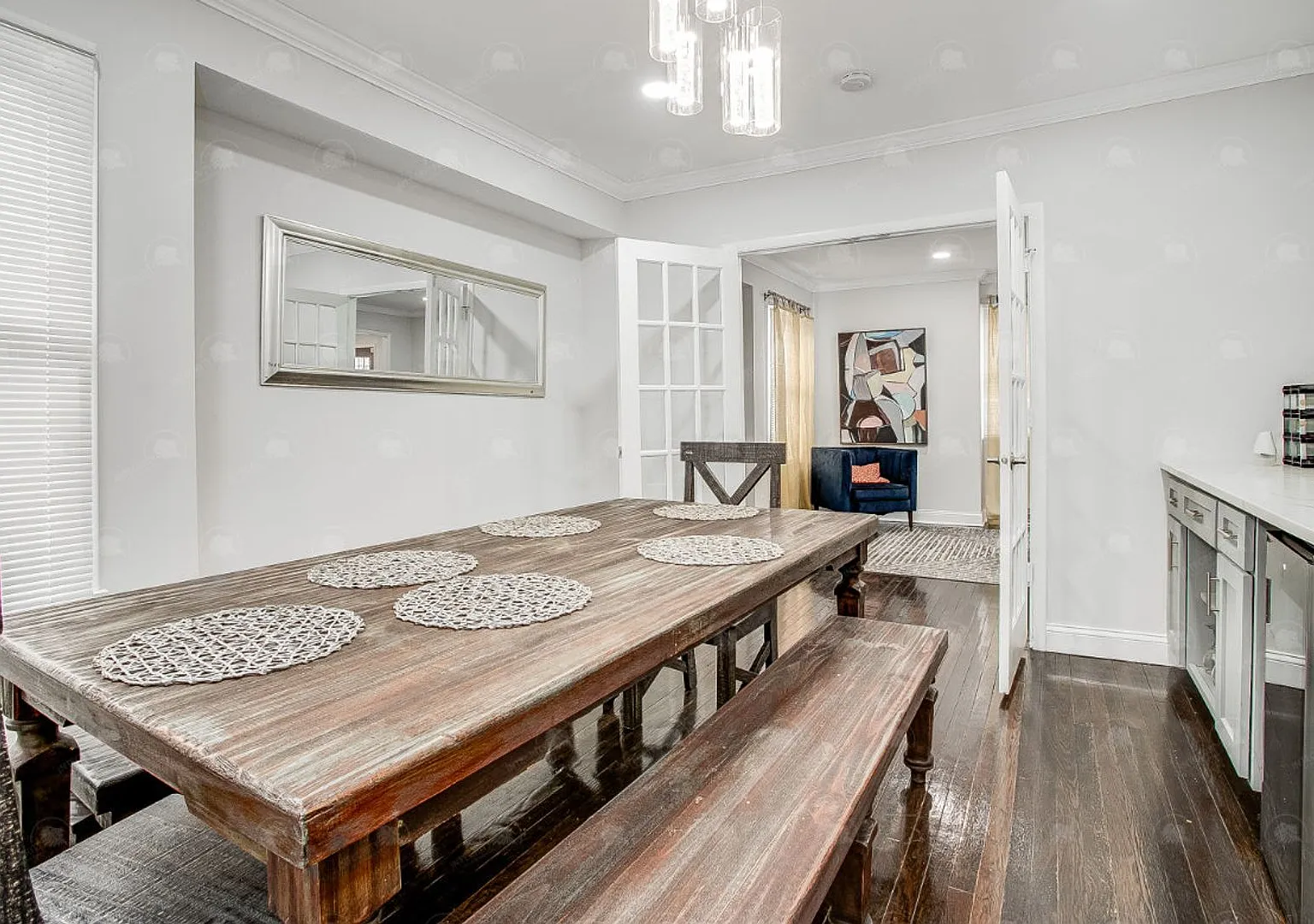 Leasing Special 3-Bedroom 3-Bathroom W/A Loft In Historic Pendleton Heights! — Photo 3