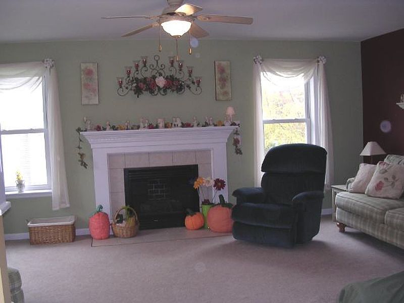 2nd image of 35 HENDRICK HUDSON Way