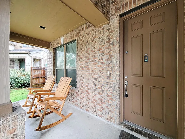 5046 Longlane Dr — Photo 4