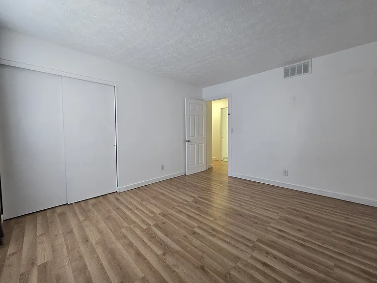 1725 Cromwell Dr — Photo 15