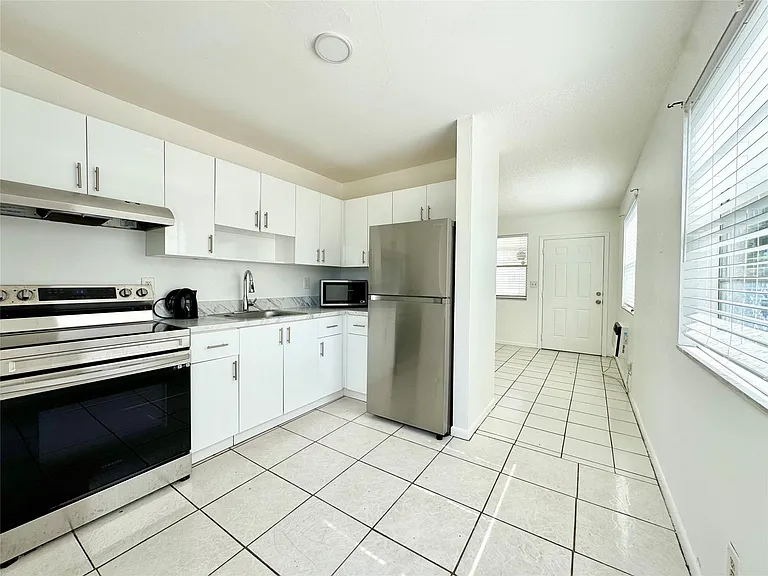 147 W 17th St — Photo 5