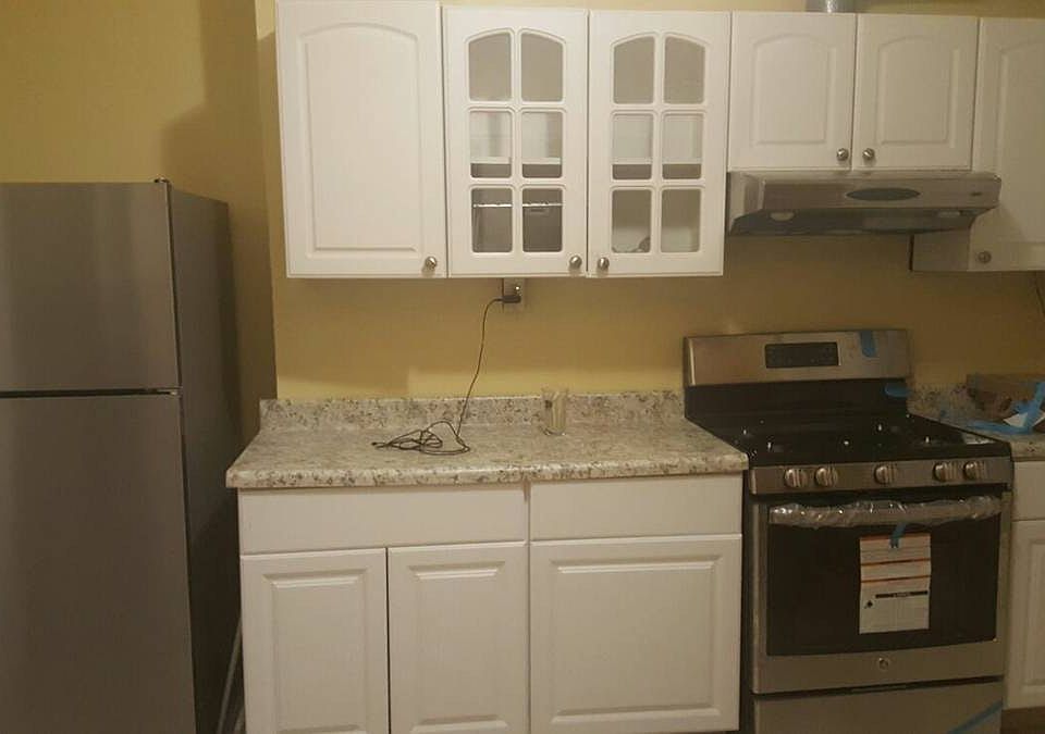 1st image of 784 Jewett Ave #1