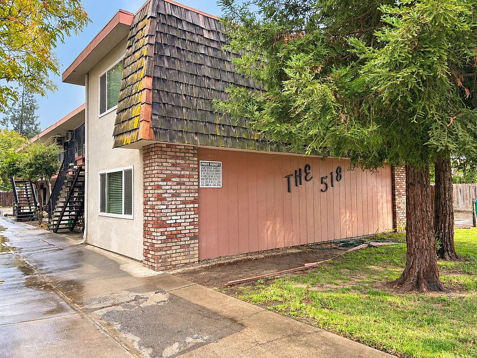 518 N Church St #1