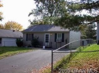 1006 Hickory St, Staunton, VA 24401