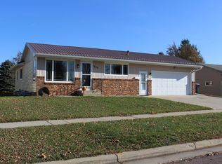 1726 N Douglas Ave, Worthington, MN 56187