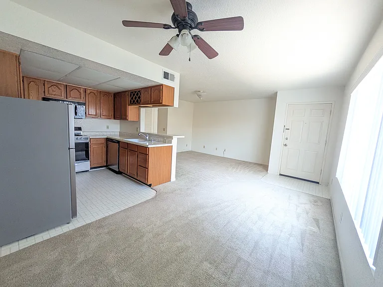 337 N Buena Vista St #202 — Photo 7