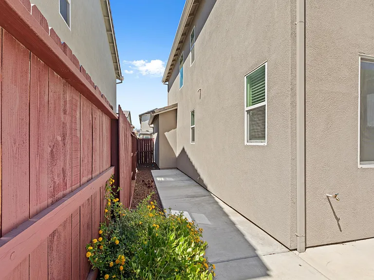 4602 Ring Neck Ln — Photo 33