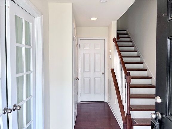 3rd image of 6025 Kentworth Dr
