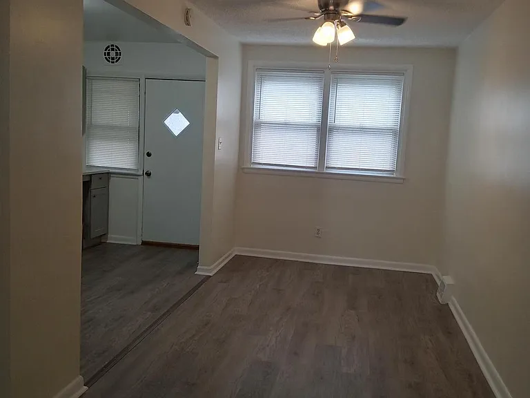 58 Suburban Ln — Photo 13