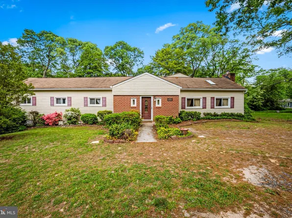 1423 Thies Dr, Pasadena, MD 21122