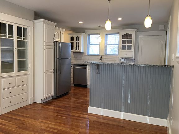 2nd image of 114 Piermont St