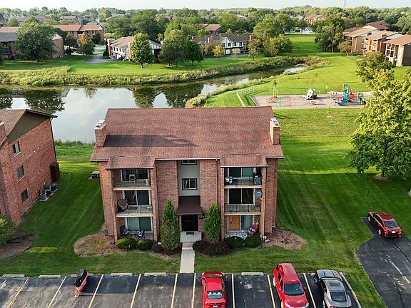 5th image of 9900 Treetop Dr APT 2E