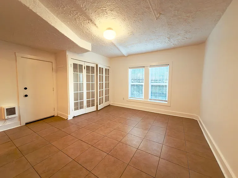 2235 NW Johnson St — Photo 1