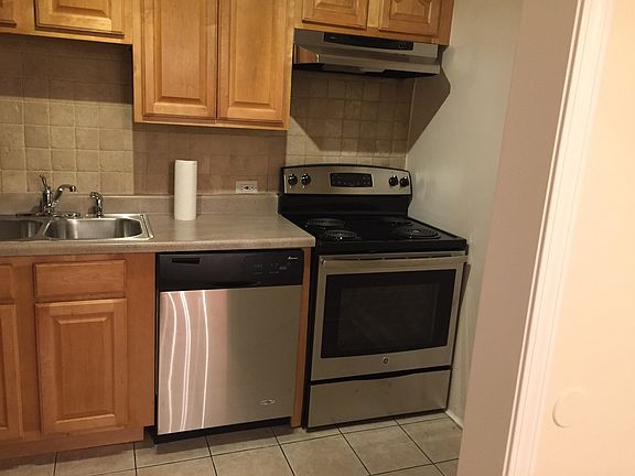 4th image of 1013 Des Plaines Ave #B403
