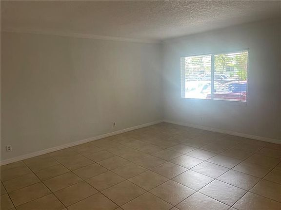 3rd image of 2020 NE 56th St APT 108
