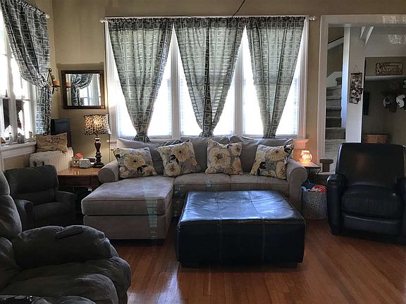 3rd image of 904 Broadway St