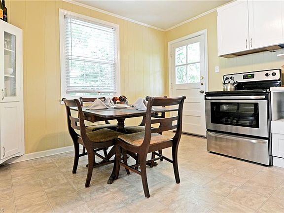 4th image of 1014 Idlewood Dr