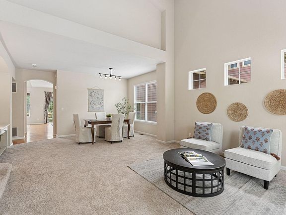 5th image of 2205 Creekside Dr