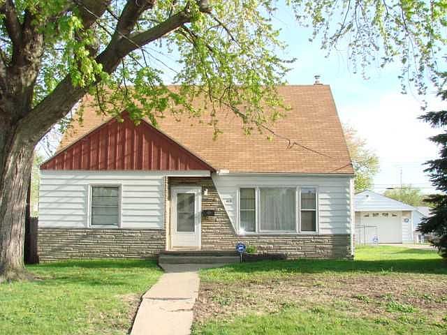 1st image of 415 Oaklawn Ave