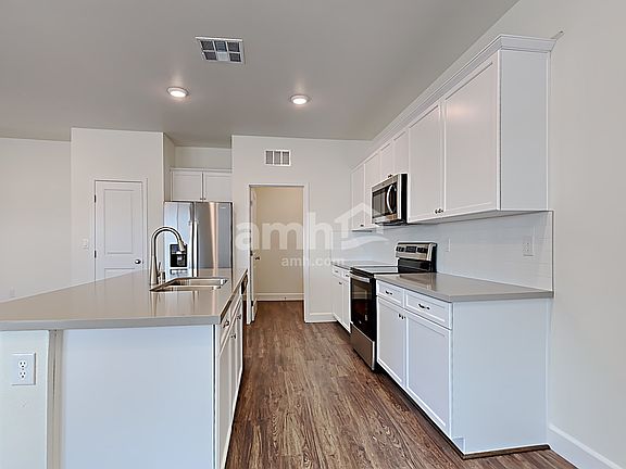 4th image of 6006 Theodore St