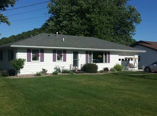 502 N 7th St, Bellevue, IA 52031