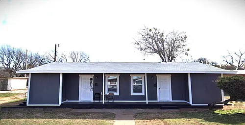 610 S Leggett Dr Photo 1