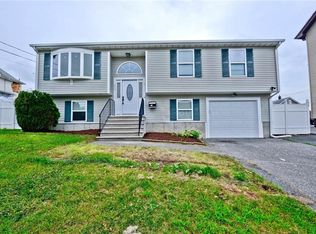 479 High St, Cumberland, RI 02864