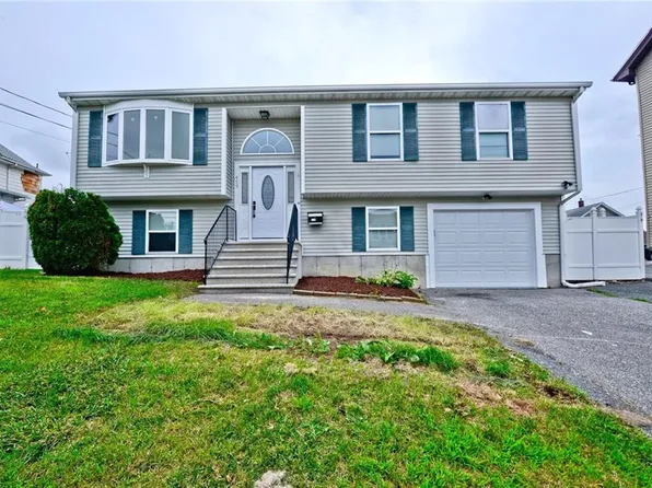 479 High St, Cumberland, RI 02864