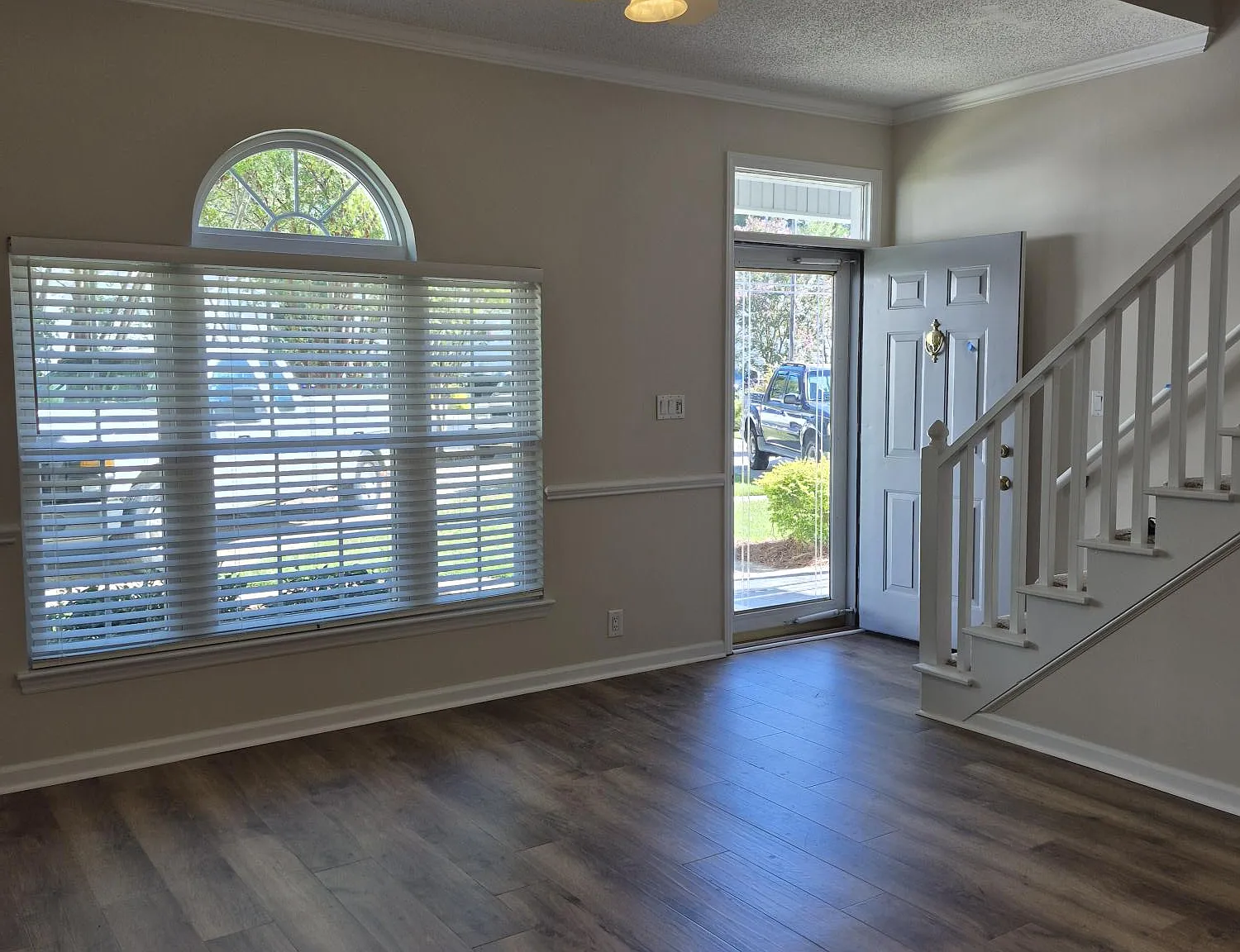 2 bed, 2.5 bath, 1116 sqft, $1,450 — Photo 2