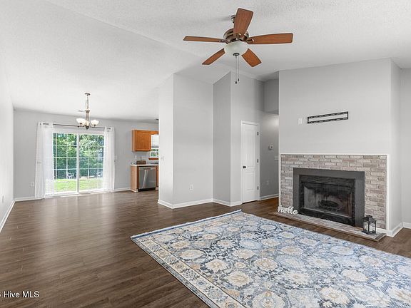 4th image of 207 Concord Lane