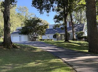 1 Pine Point, Huntington, NY 11743