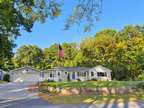 8405 S 2nd St, Mattawan, MI 49071