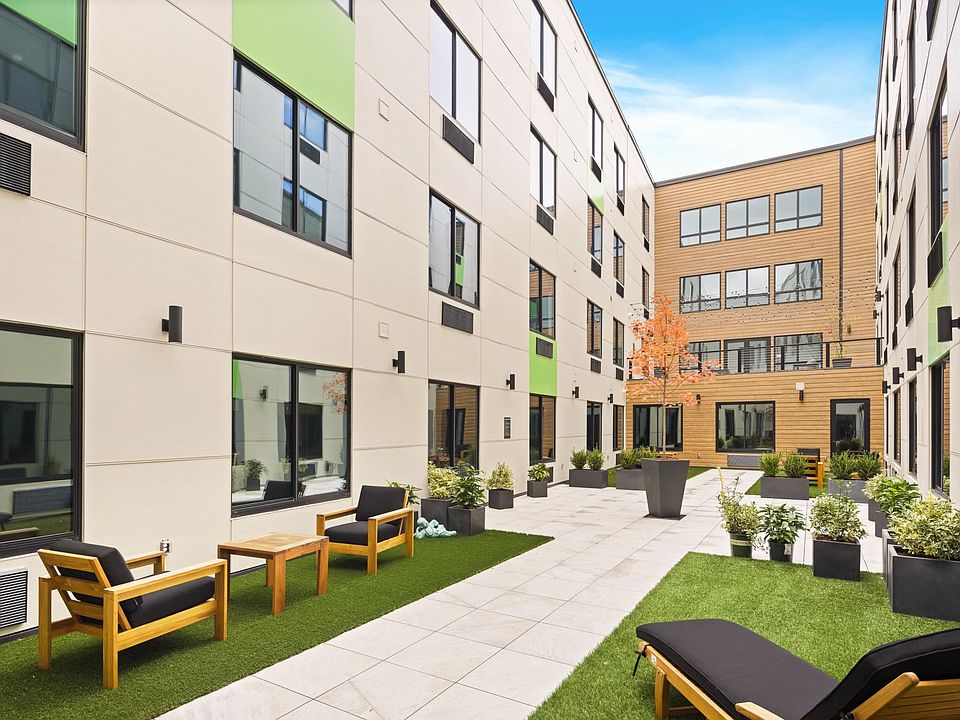 1st image of 252 Orange St #22